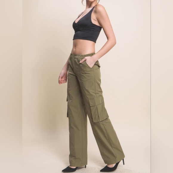 #186 🛑38 L Boho Cargo Pants with Elastic Waist and Side Pockets - Picture 2 of 4